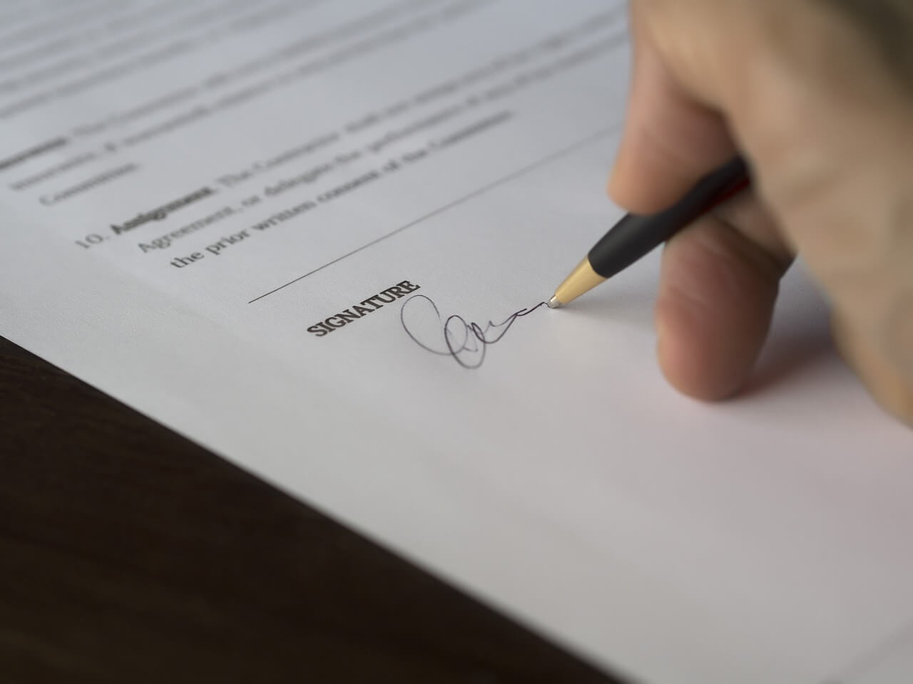 le contrat avec un dj