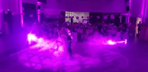 L’éclairage de salle pour un mariage.